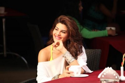 Jacqueline Fernandez sizzles in 'Chittiyaan Kalaiyaan'
