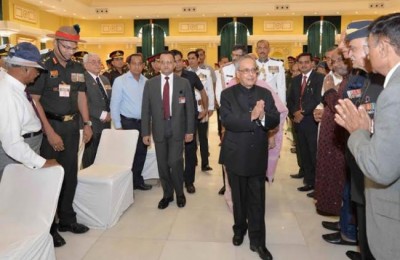 President  hosts tea for veterans of 1965 War 