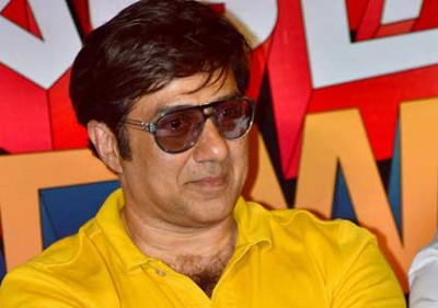 FIR against Sunny Deol for alleged abusive language in 'Mohalla Assi'