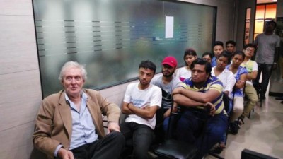 Tom Alter conducts acting workshop for MAAC Chowringhee students