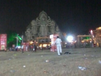 Kolkata: "World's largest Durga" becomes inaccessible for overcrowding