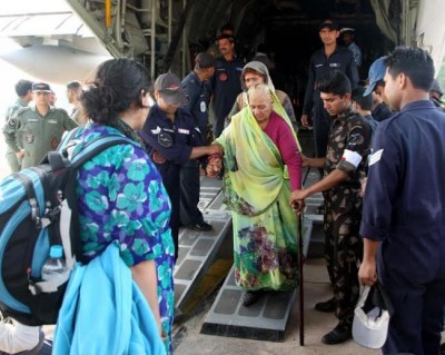 Nepal quake: India continues to aid in rescue ops