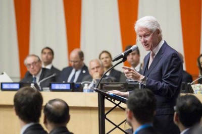 Former US President Clinton calls for partnerships to boost health