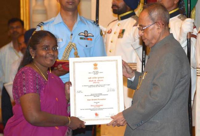 President presents Stree Shakti, Nari Shakti awards