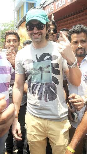 Tollywood top stars vote in Kolkata civic polls