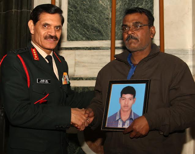COAS felicitates national bravery awardees