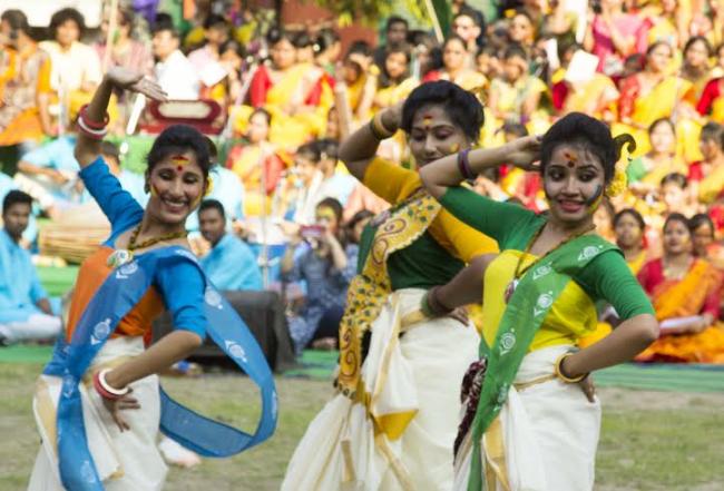 Kolkata: RBU celebrates Basanta Utsav 