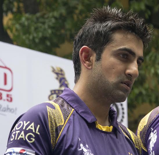 Gautam, KKR team members activate "KKR ka Control Room-College"