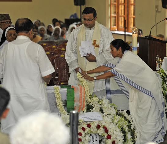 Sister Nirmala laid to rest in Kolkata cemetery