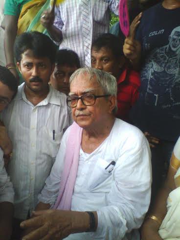 Left protesters clash with police in Kolkata 