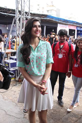 Kriti Sanon at Umang collage fest