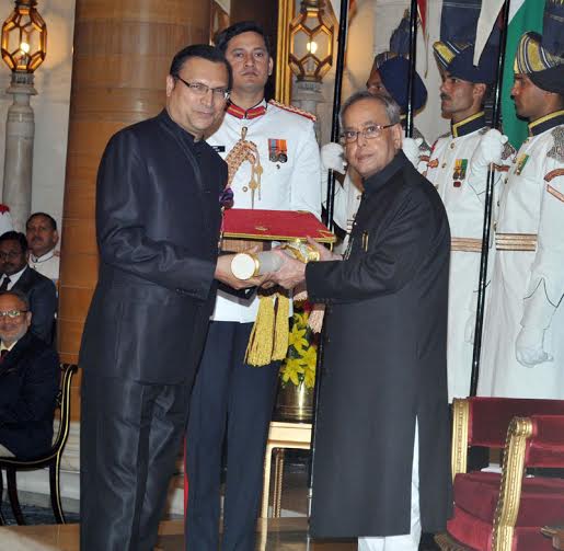 President confers Bharat Ratna, Padma Awards 