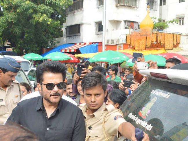 Anil Kapoor visits Siddhivinayak Temple with wife Sunita