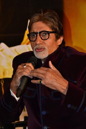 Big B promotes 'Shamitabh' in Kolkata
