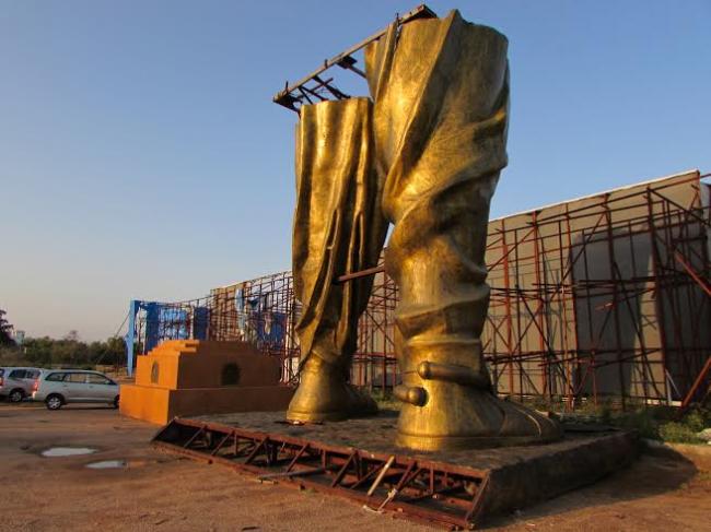 Statue in Baahubali inspired by Colossus of Rhodes