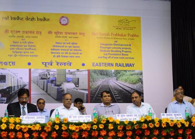 Suresh Prabhakar Prabhu visits Kolkata