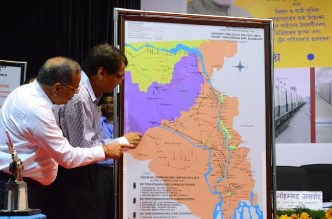 Suresh Prabhakar Prabhu visits Kolkata