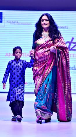 Soha Ali, Rituparna walk for street children charity