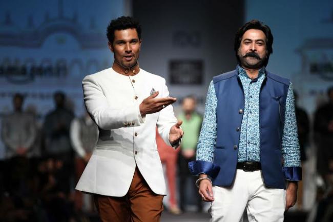 Randeep Hooda charms  Amazon India Fashion Week floor in Rohit Kamra's creation