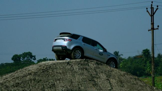 Kolkata: Land Rover organises customer engagement programme 