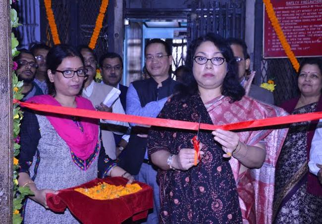   Arundati Ghosh inaugurating Mechanized Delivery System at GPO