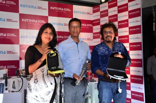 Kutchina's Namit Bajoria address the press in Kolkata