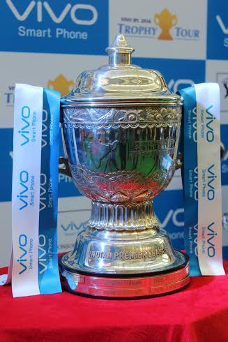 IPL fever starts in Kolkata with arrival of trophy