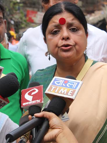 Rahul Gandhi, Congress leaders  visit flyover mishap site