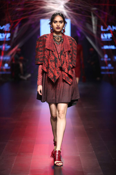 LFW: Kangana Ranaut walks for designer Tarun Tahliani