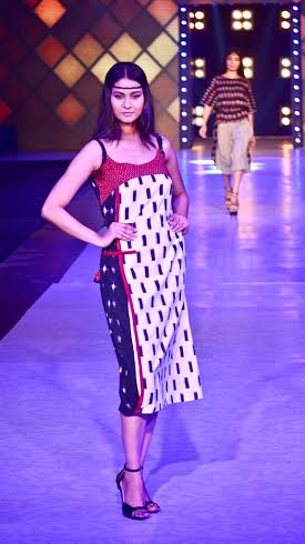 Rituparna walks ramp for Agnimitra Paul at fashion fiesta in Kolkata