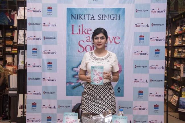 Kolkata: Nikita Singh launches â€˜Like a Love Songâ€™ at Starmark