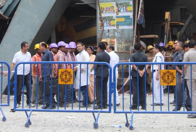 Rahul Gandhi, Congress leaders  visit flyover mishap site