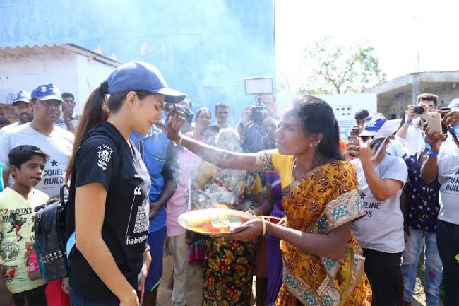 Jacqueline Fernandez goes out of her way to make a difference