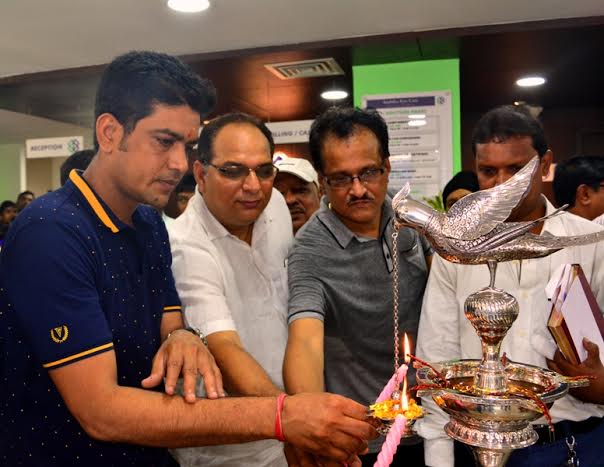 Laxmi Ratan Shukla inaugurates Ambika Eye Care in Howrah