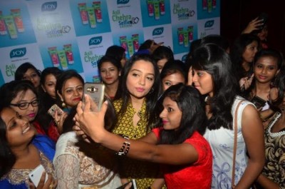 I am scolded by children for goofing up in selfie clicks : June