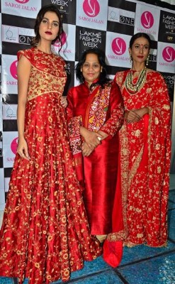 Saroj Jalan showcases utumn-Winter collection â€œGulzarâ€ in Kolkata