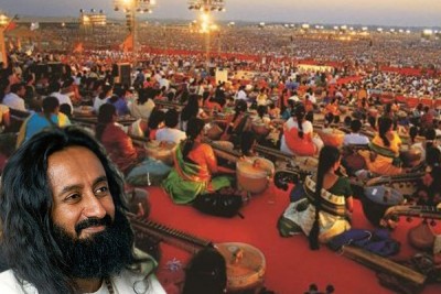 Oppn. targets NDA on Sri Sri's Yamuna show; spiritual guru urges all to not politicise it