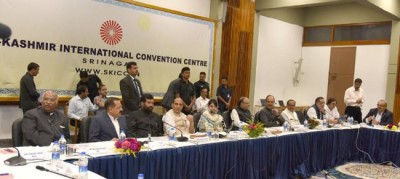 All party delegation meets about 200 members from different sections of society in Srinagar 
