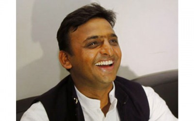 Akhilesh Yadav slams Amar Singh