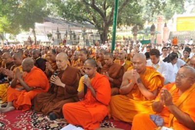 Buddhist monks from 36 countries pray  at Bodh Gaya for end of "terrorism"