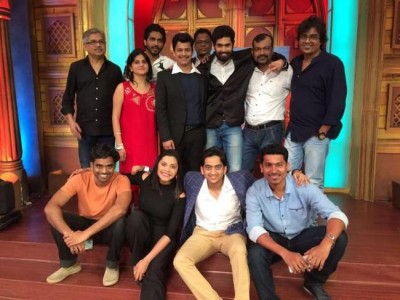  Cast of Ghantaa visits sets of Chala Hawa Yeu Dya