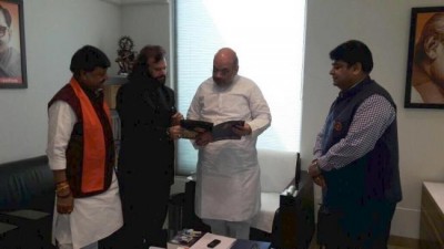  Hans Raj Hans joins BJP