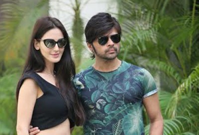 Himesh Reshammiya visits Kolkata to promote Teraa Surroor