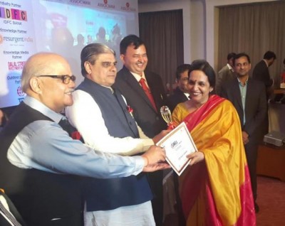 IDBI Bank receives ASSOCHAM SMEs Excellence Award 2016 in micro lending