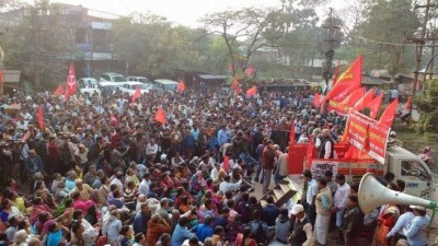 WB: Police stop CPI-M's 'Peace March' in violence hit Dhulagarh