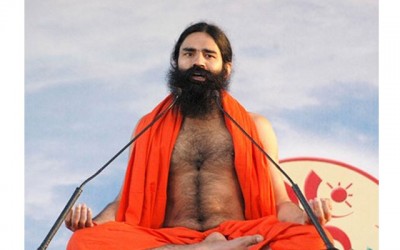 Swami Ramdev backs Modi's move to abolish Rs 500, Rs 1000 currency notes 