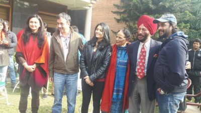 Milkha Singh invites team Saala Khadoos to his Chandigarh house