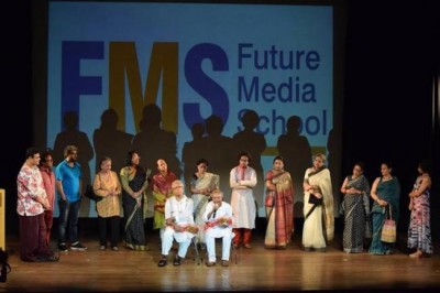 Kolkata production pays tribute to female impersonators on stage