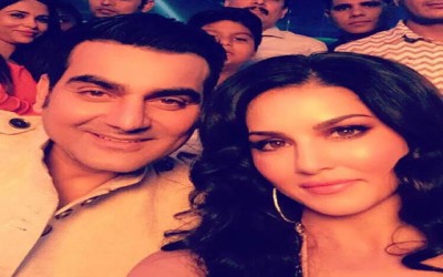 Sunny Leone starts shooting for "Tera Intezaar"