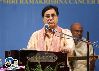 Bhushan Kumar, Anubhav Sinha recreate Jagjit Singh's iconic track in Tum Bin 2